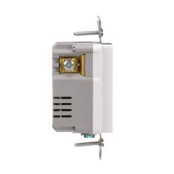 Eaton 2-Pack 15A TR Receptacle 3.6 USB White