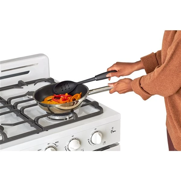 Unique Classic Retro Marshmallow White 30-in 4 Burners 3.9-cu Ft Manual Cleaning Convection Oven Freestanding Gas Range - Image 3